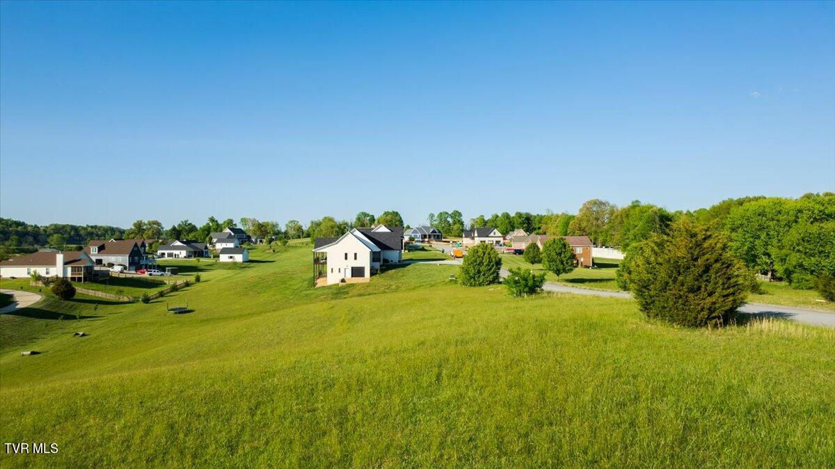 221 Lakeview Estates Drive, Bristol, Tennessee image 3