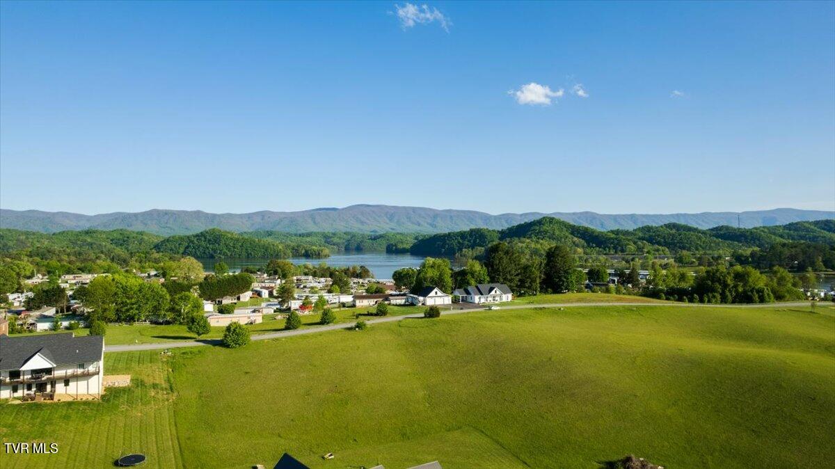 221 Lakeview Estates Drive, Bristol, Tennessee image 5