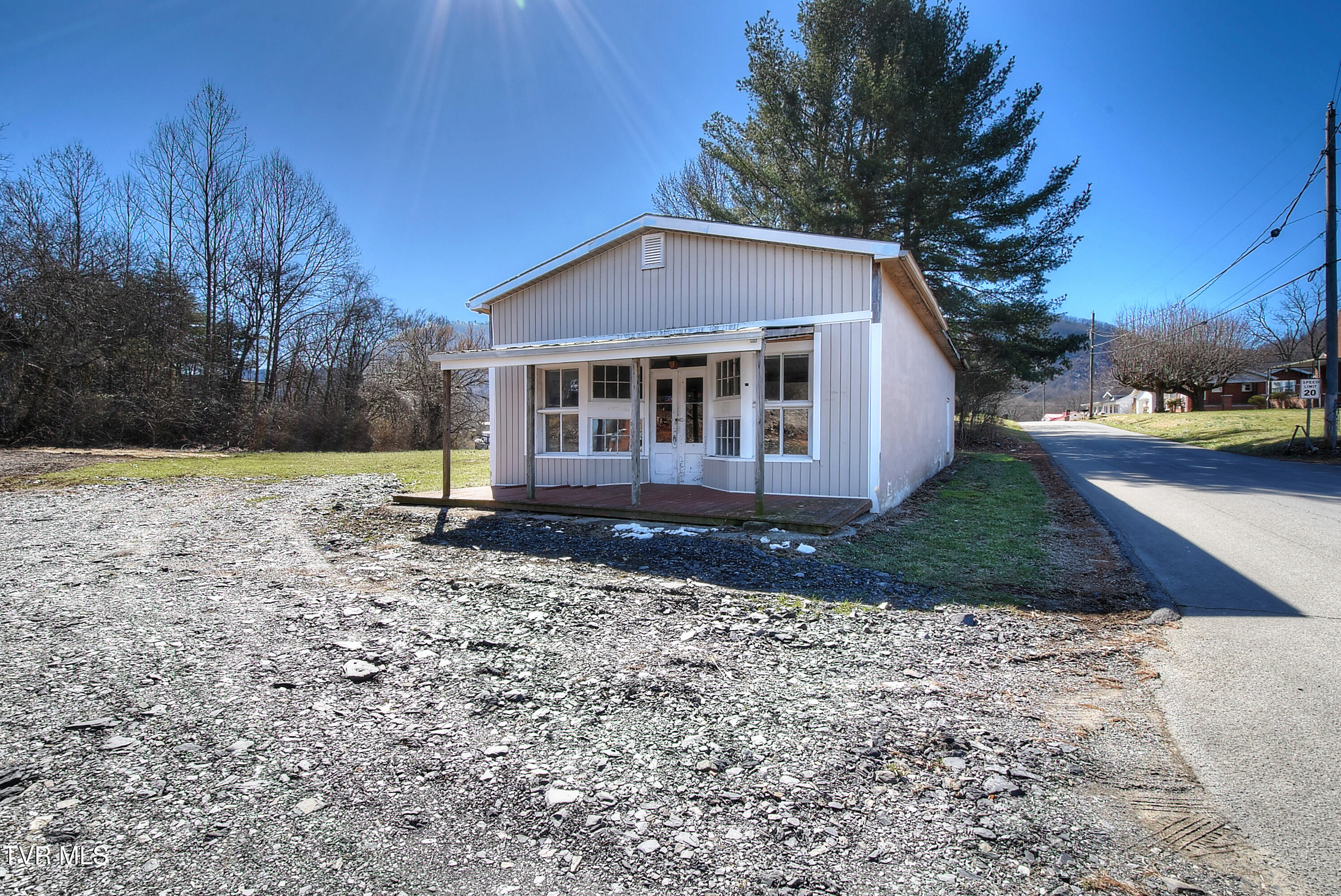101 Mill Pond Road, Elizabethton, Tennessee image 1