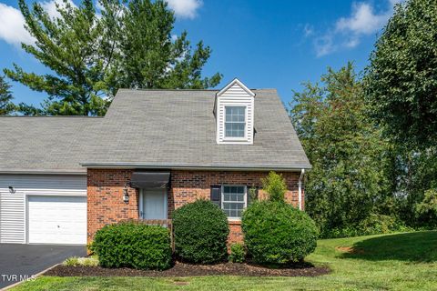 Condo For Sale - 2700 Indian Ridge Road #19<br/> Johnson City, TN 37604