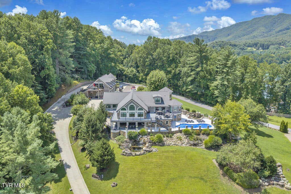 Photo of 381 Big Oak Drive, Butler, TN 37640 (MLS # 9999321)