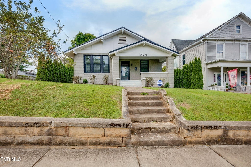 Photo of 704 Pennsylvania Avenue, Bristol, TN 37620 (MLS # 9999751)