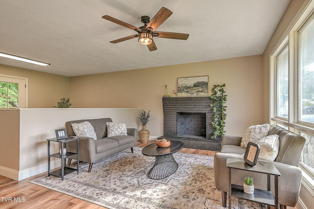 Photo of 205 Archdale Drive, Kingsport, TN 37663 (MLS # 9996003)