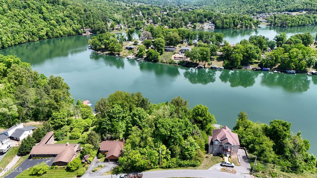Photo of 27 Crest Road, Kingsport, TN 37664 (MLS # 9994701)
