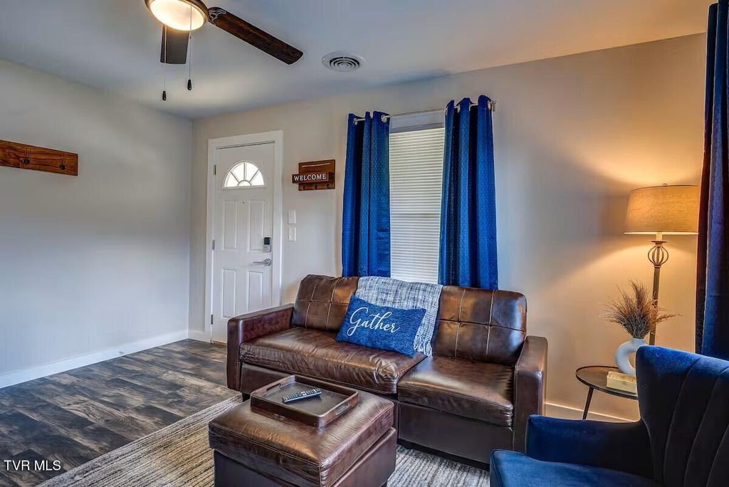 Photo of 1330 East Sevier Avenue, Kingsport, TN 37664 (MLS # 9989797)