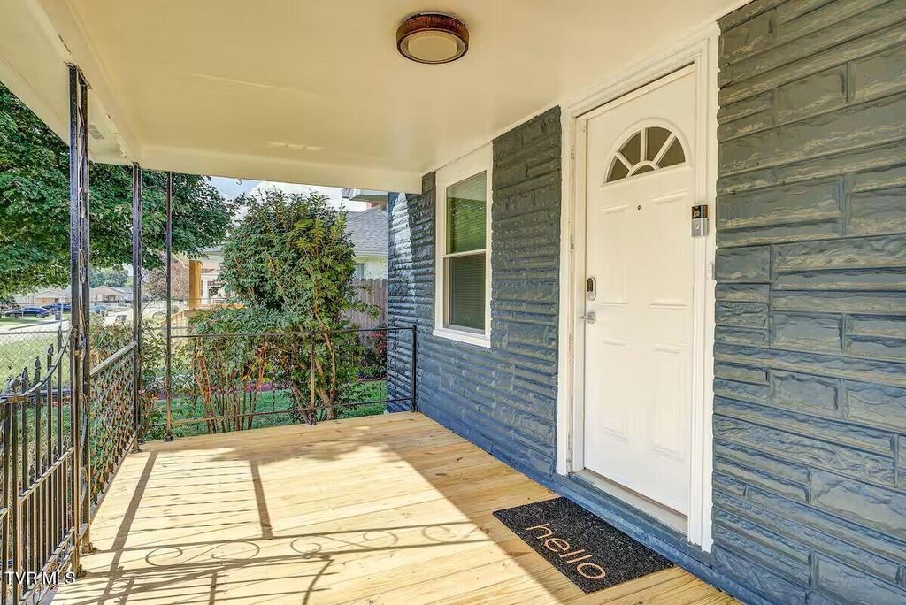 Photo of 1330 East Sevier Avenue, Kingsport, TN 37664 (MLS # 9989797)