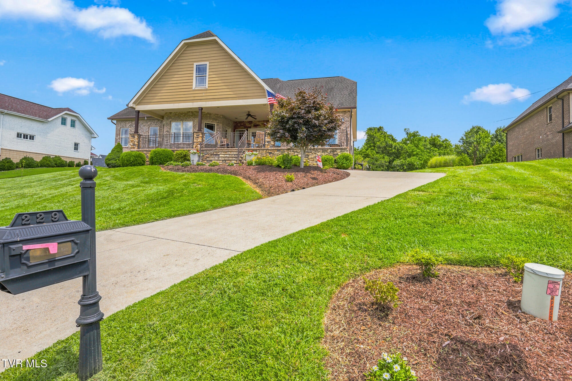 229 Forest Lane N