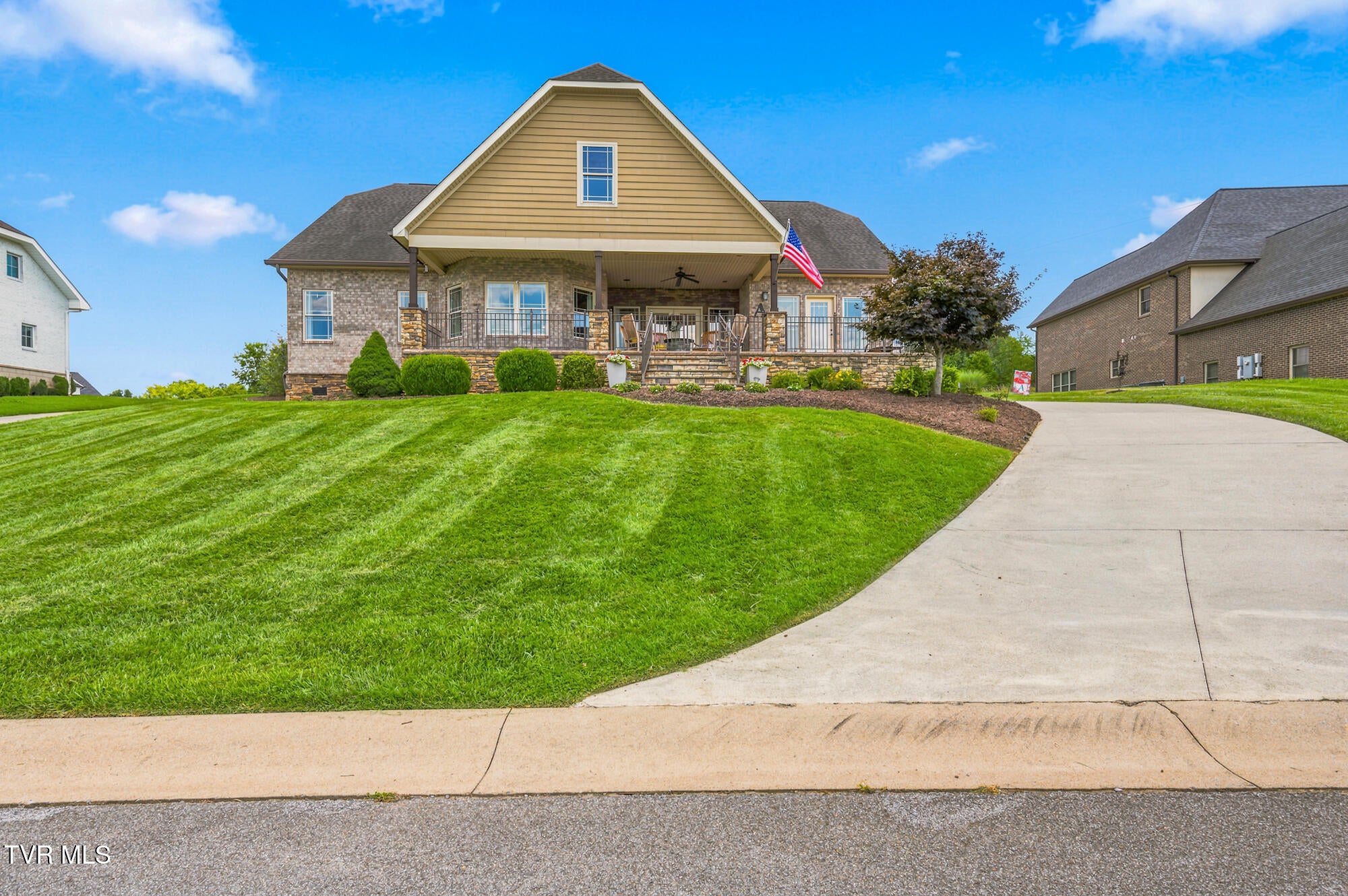 229 Forest Lane N