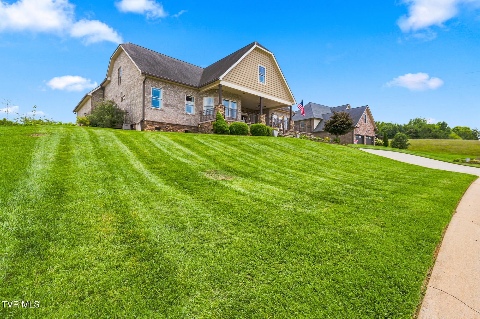 229 Forest Lane N