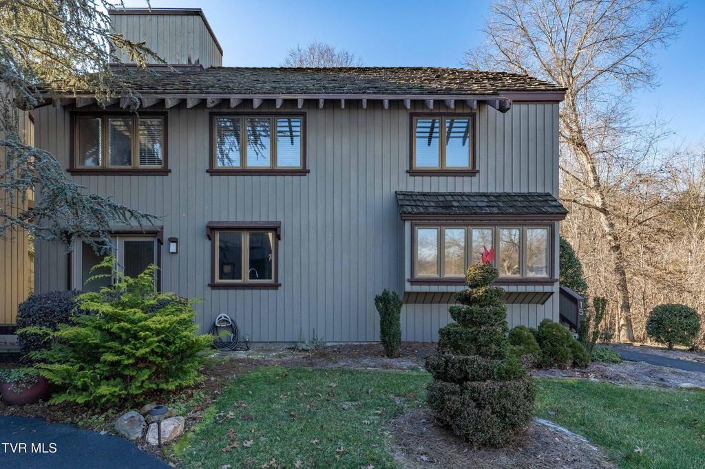 Photo of 15 Crown Circle #15, Kingsport, TN 37660 (MLS # 9989390)