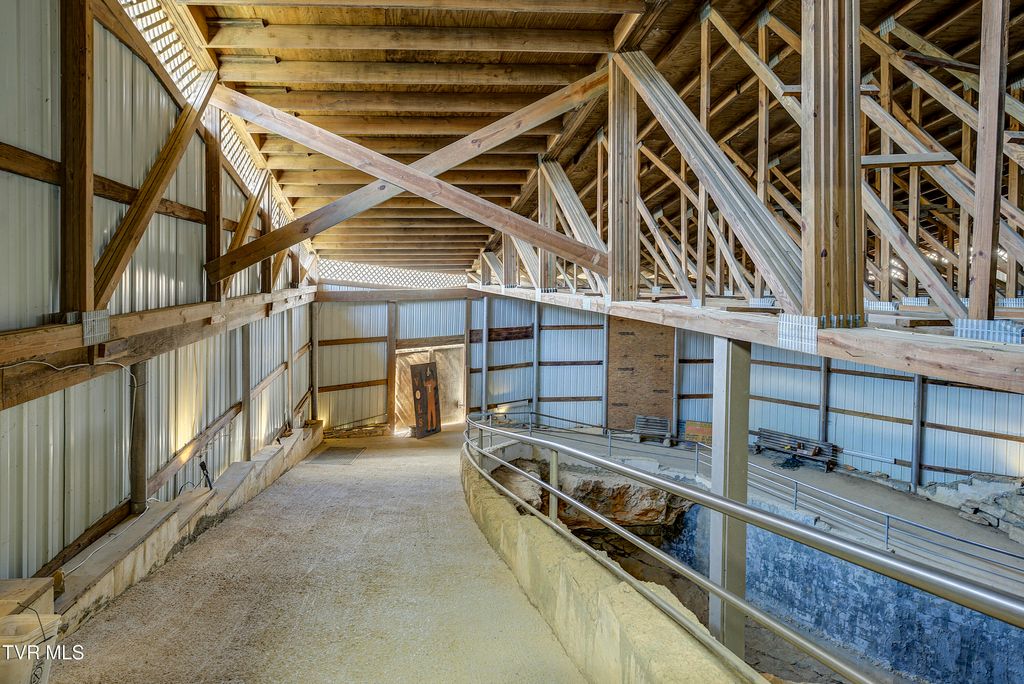 Photo of 420 Cave Hill Rd Road, Blountville, TN 37617 (MLS # 9977946)