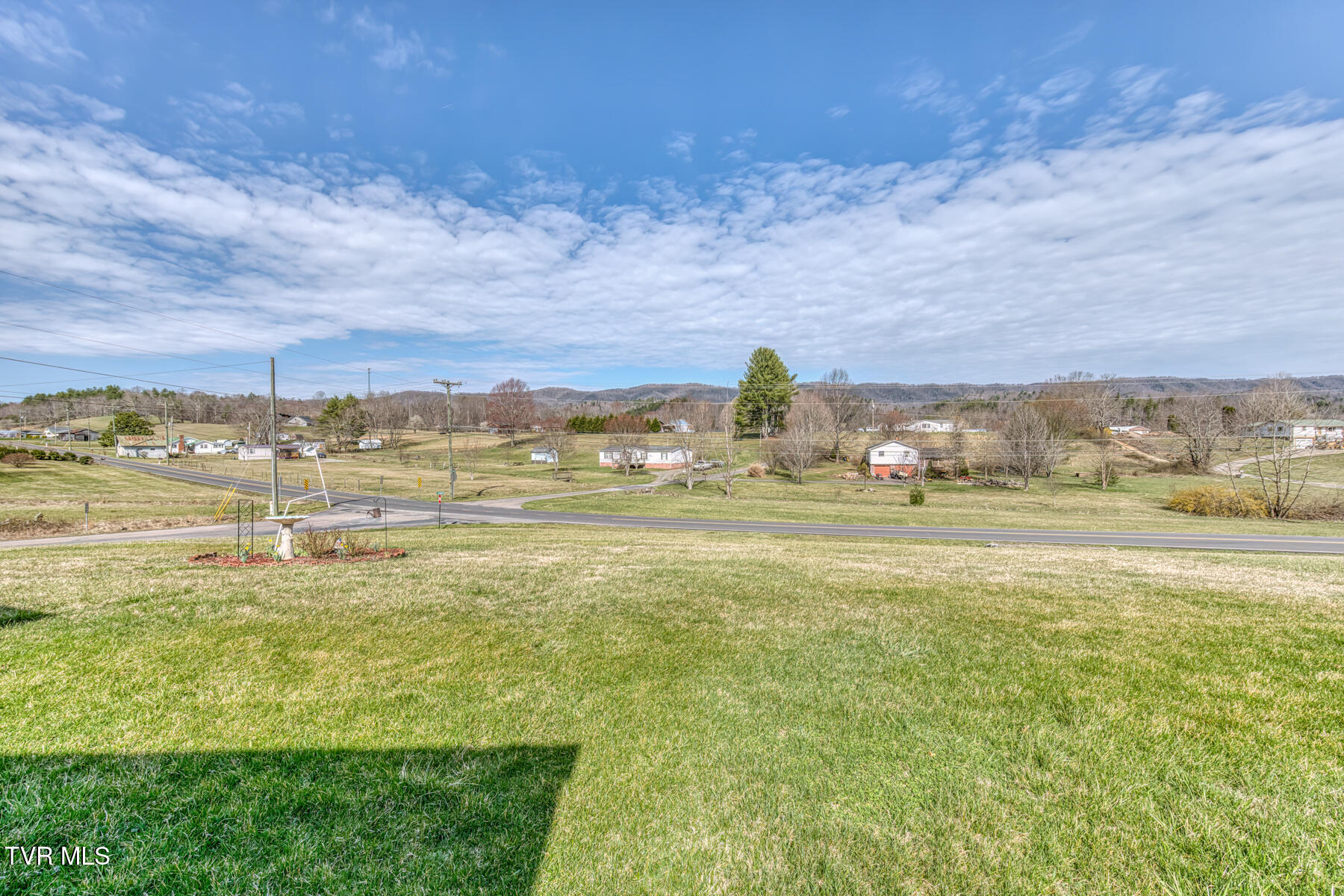 1250 J Shoun Road, Mountain City, Tennessee image 3