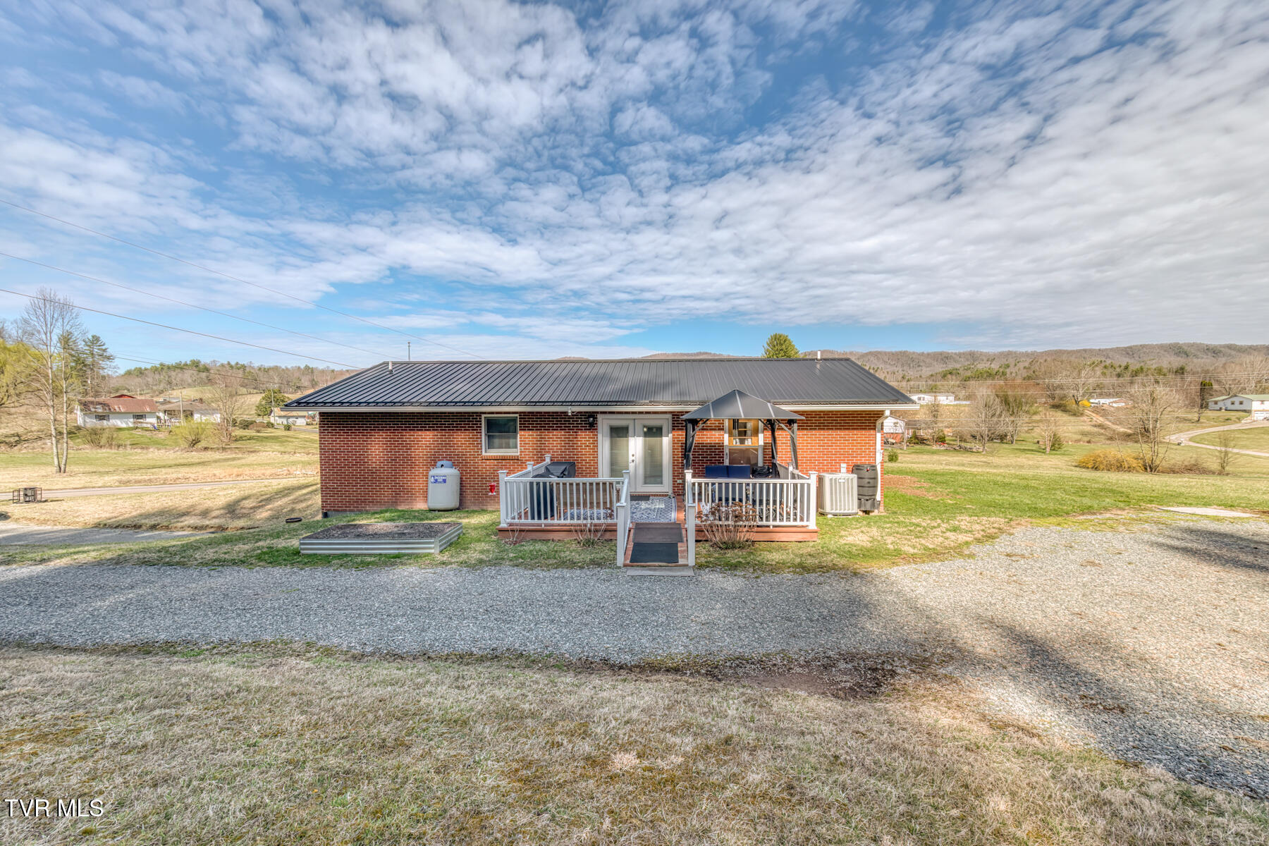 1250 J Shoun Road, Mountain City, Tennessee image 5