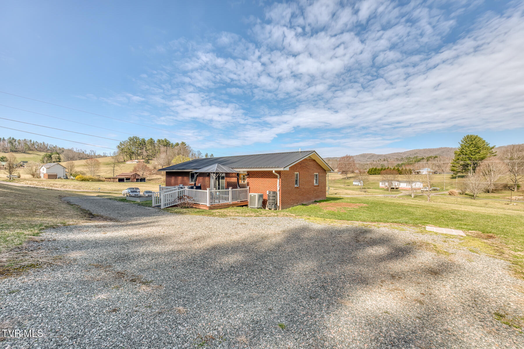 1250 J Shoun Road, Mountain City, Tennessee image 6