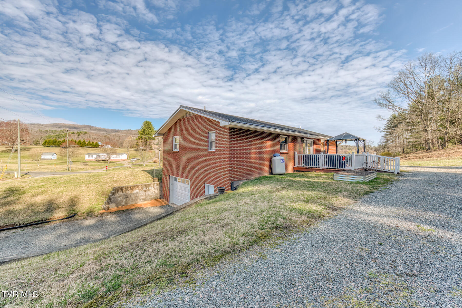1250 J Shoun Road, Mountain City, Tennessee image 7