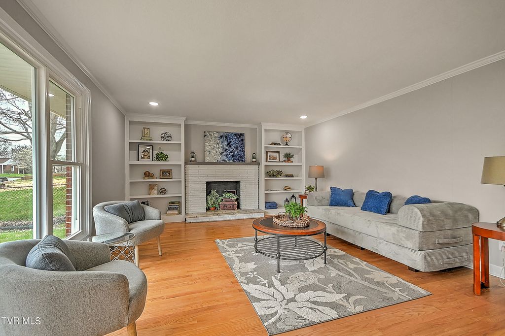 Photo of 1002 Lincoln Avenue, Johnson City, TN 37604 (MLS # 9993159)