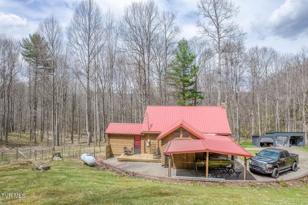 Photo of 501 Two Branch Lane, Mountain City, TN 37683 (MLS # 9994392)