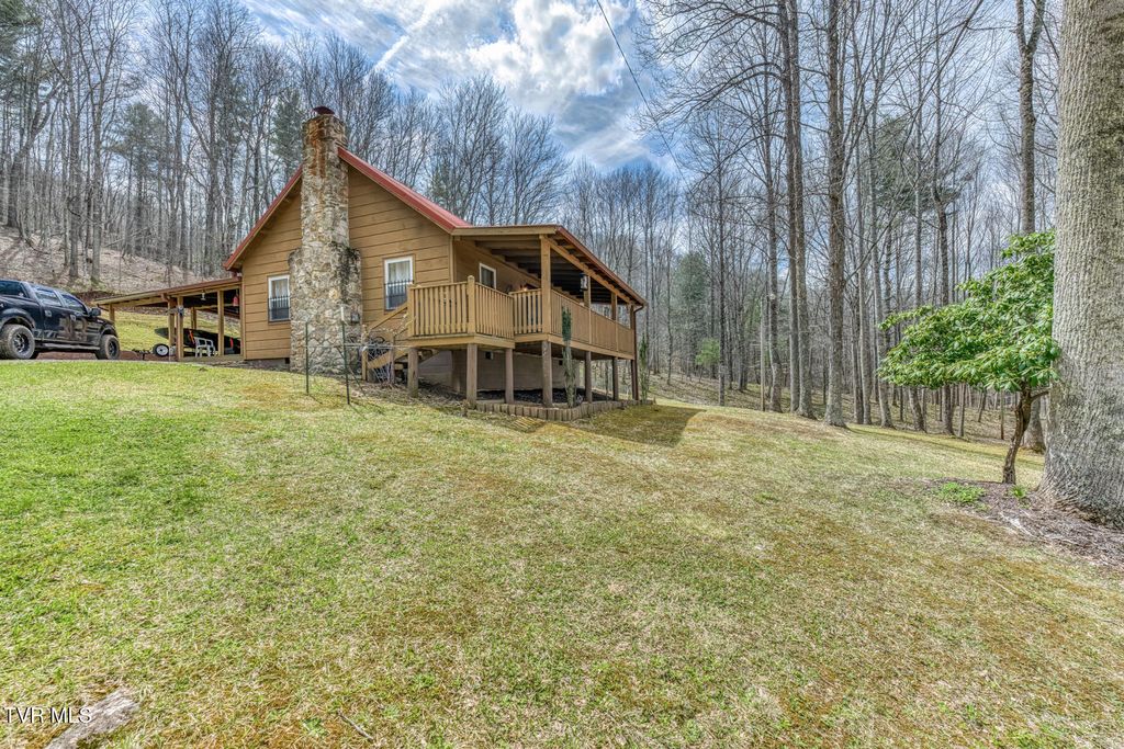 Photo of 501 Two Branch Lane, Mountain City, TN 37683 (MLS # 9994392)