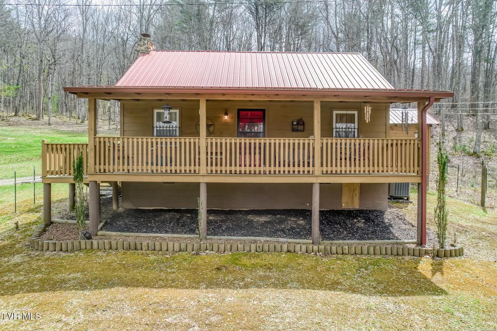 Photo of 501 Two Branch Lane, Mountain City, TN 37683 (MLS # 9994392)
