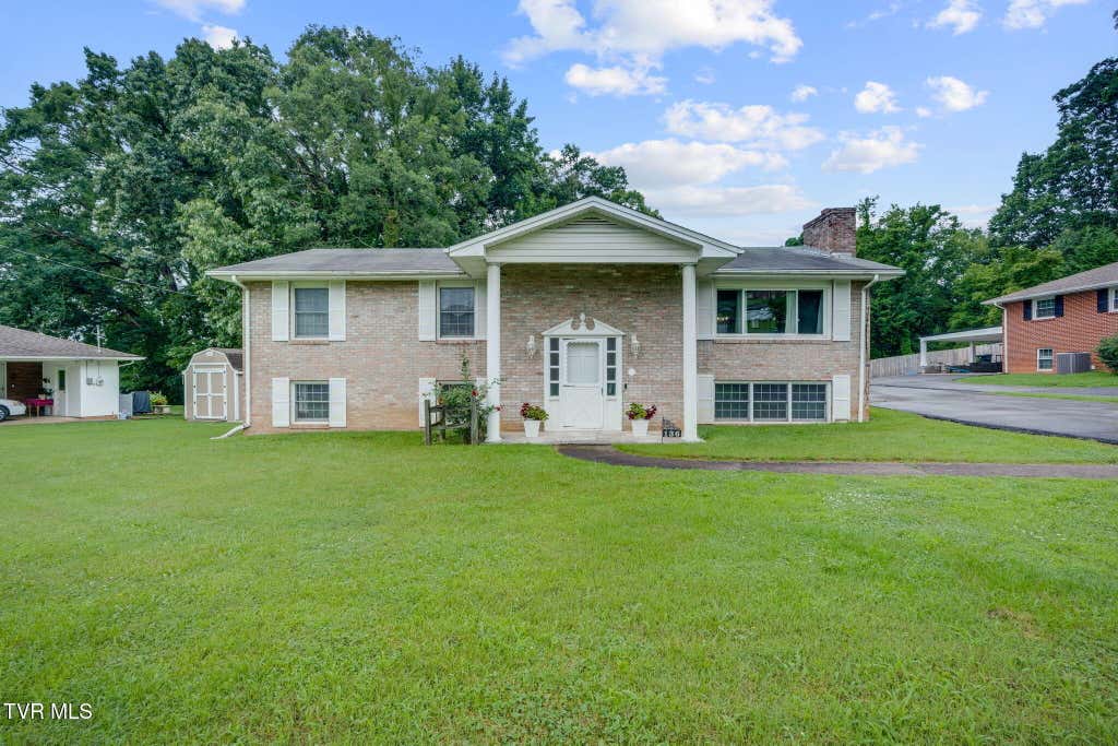 Photo of 136 Thompson Street, Kingsport, TN 37660 (MLS # 9998427)