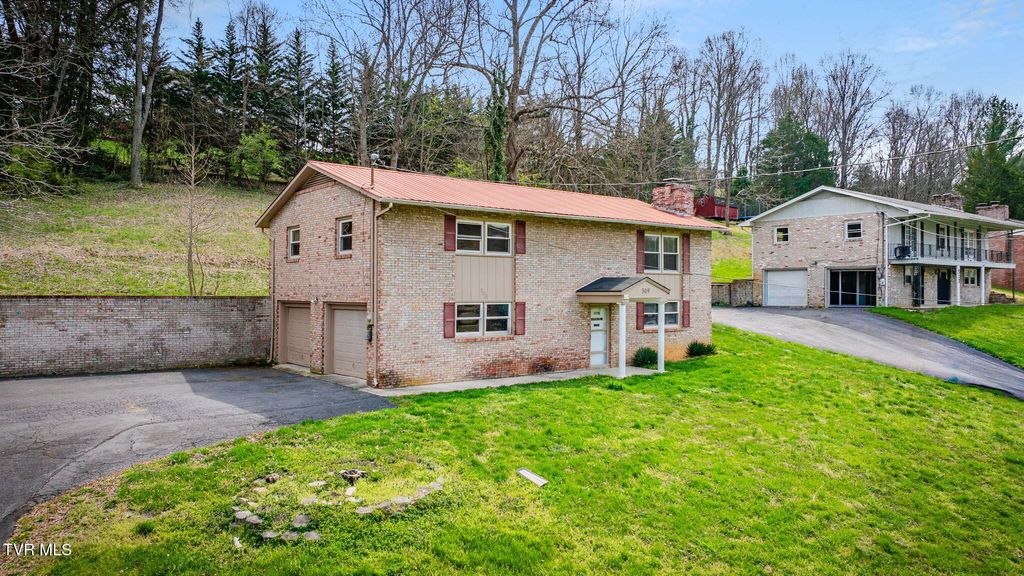 Photo of 309 Summerville Road, Kingsport, TN 37663 (MLS # 9992952)