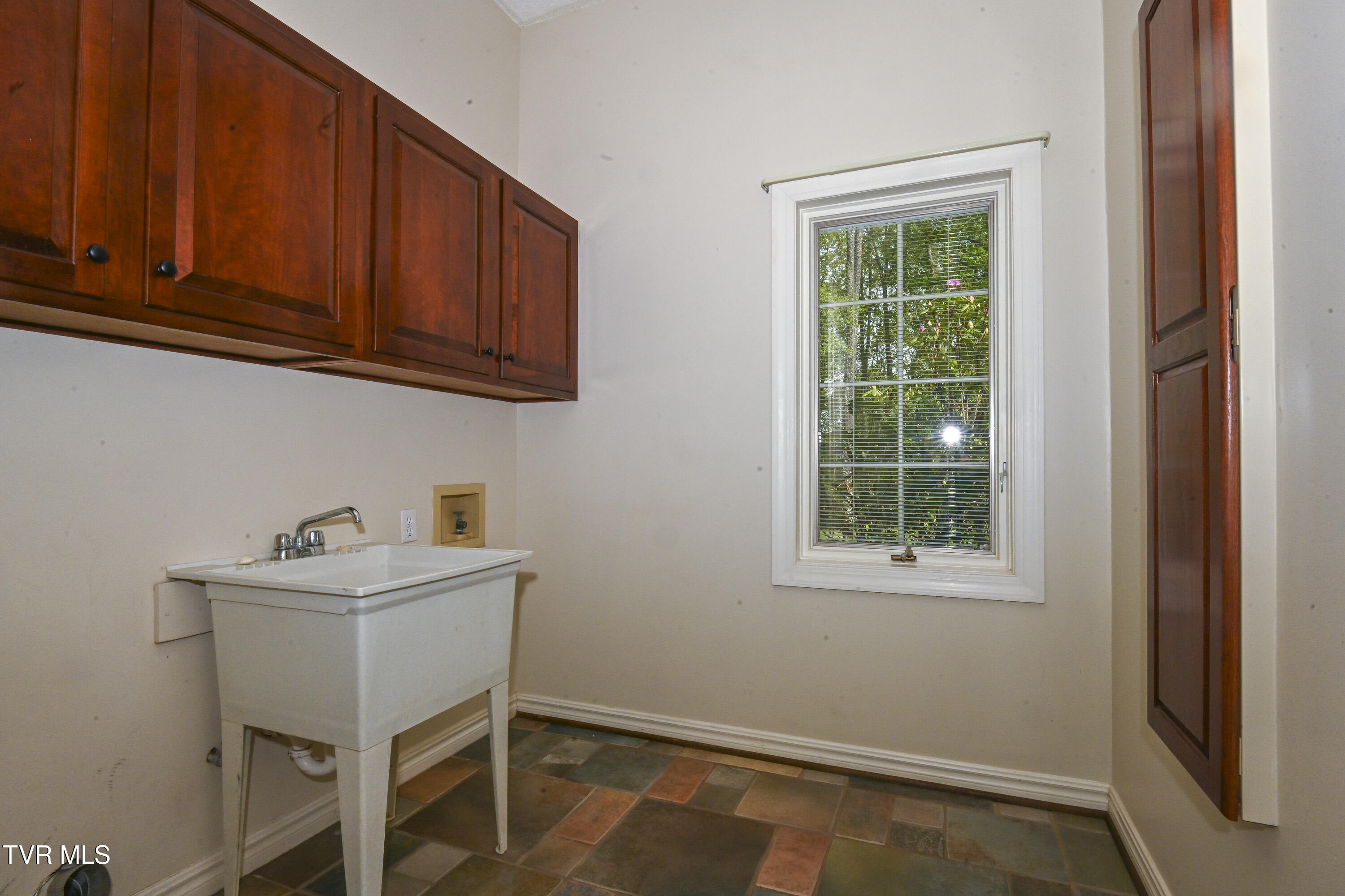 4 Sunsest Drive, Lebanon, Virginia image 20
