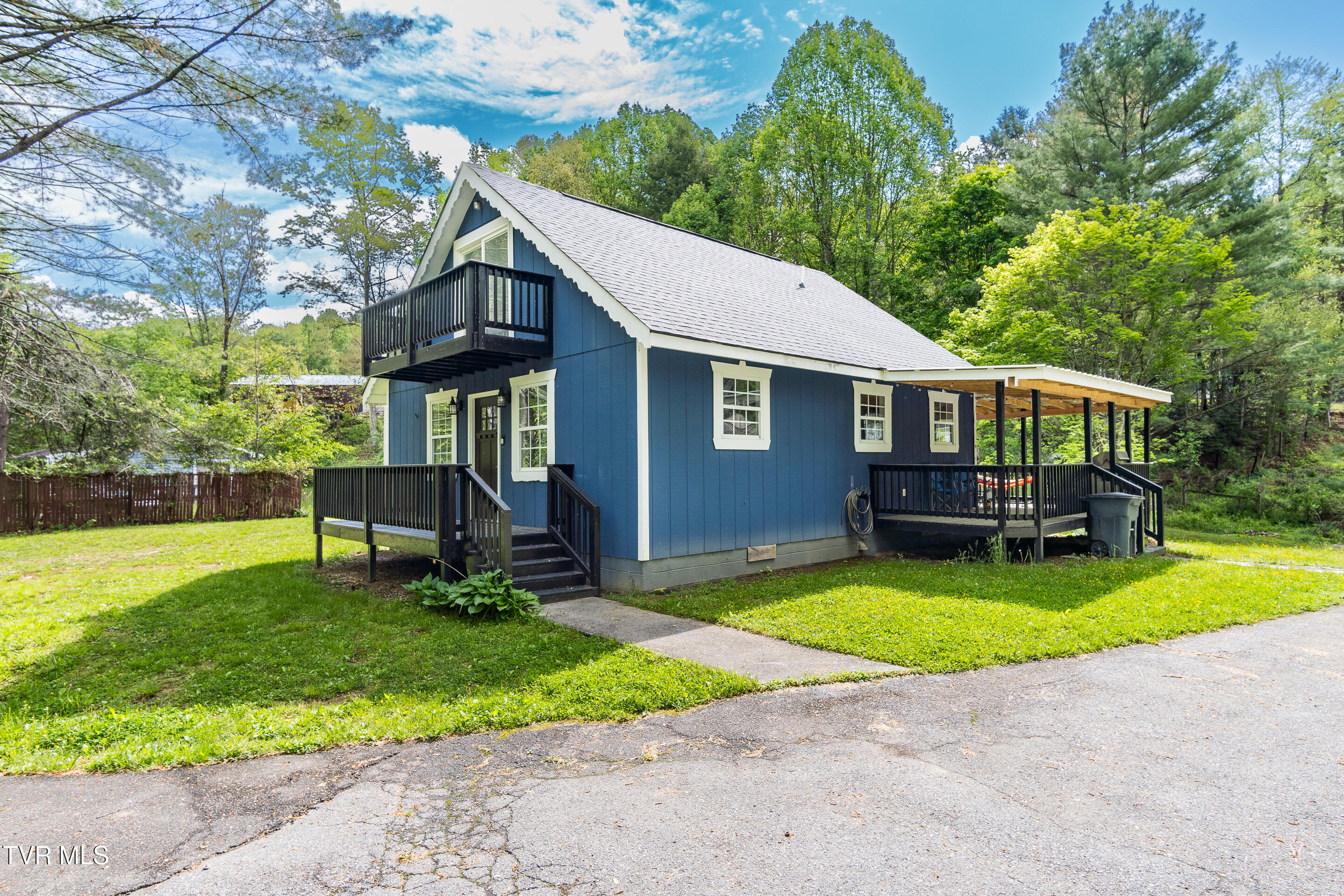 388 Crestwood Drive, Mountain City, Tennessee image 24