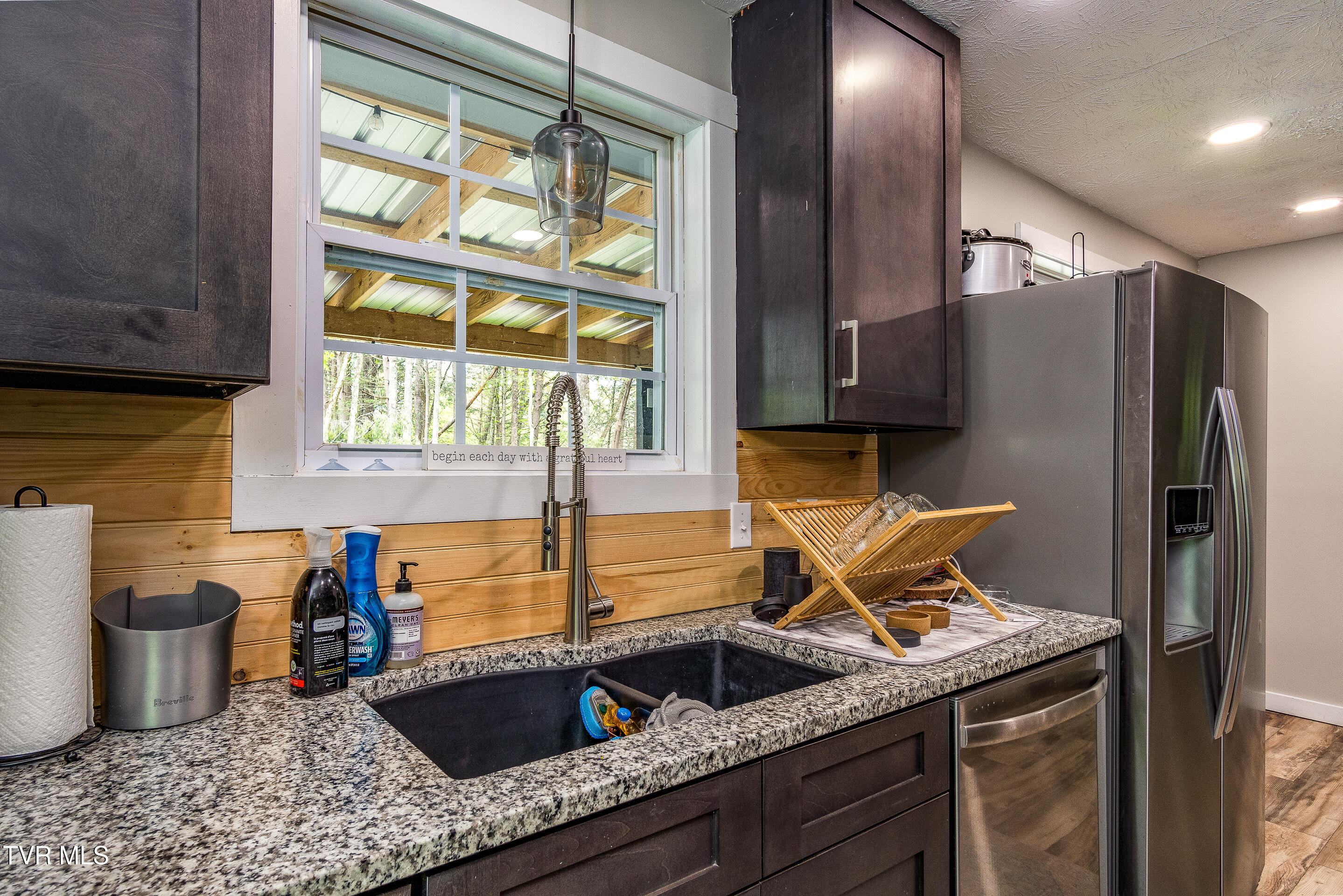 388 Crestwood Drive, Mountain City, Tennessee image 10