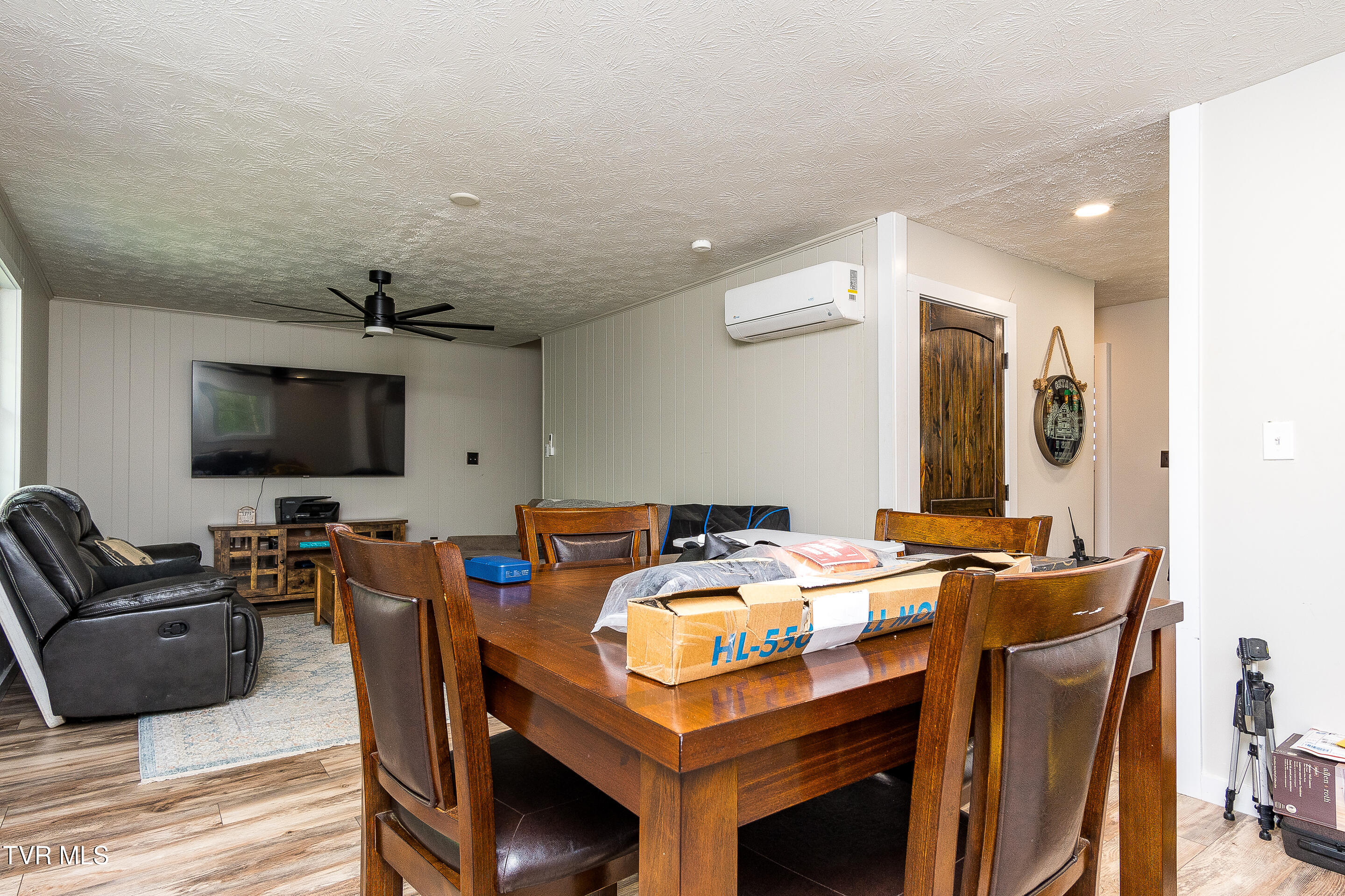 388 Crestwood Drive, Mountain City, Tennessee image 6