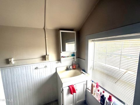Tiny photo for 607 Watauga Avenue, Johnson City, TN 37601 (MLS # 9986466)