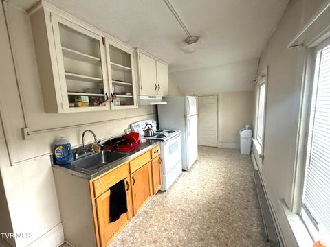 Tiny photo for 607 Watauga Avenue, Johnson City, TN 37601 (MLS # 9986466)
