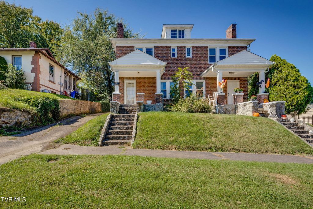 Photo of 722 Holston Street, Kingsport, TN 37660 (MLS # 9986935)