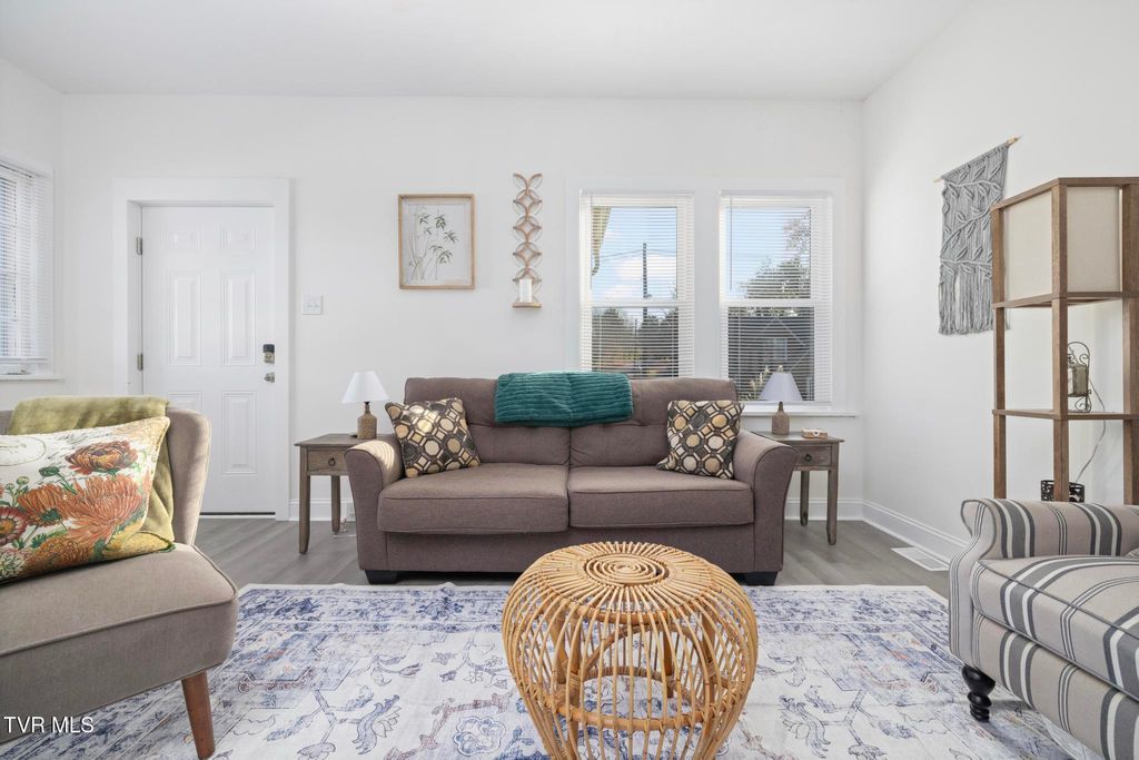 Photo of 722 Holston Street, Kingsport, TN 37660 (MLS # 9986935)