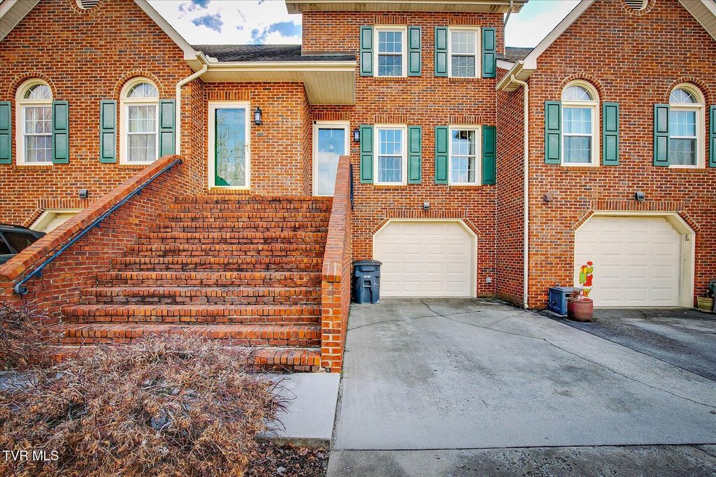 Photo of 437 Andover Court #., Kingsport, TN 37663 (MLS # 9989206)