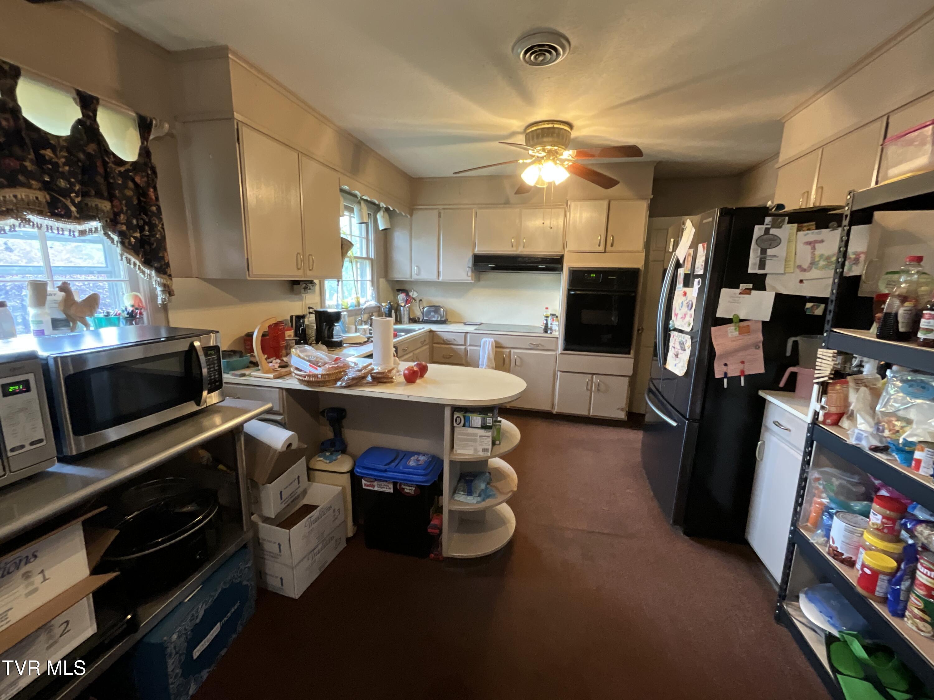 806 Sir Echo Drive, Kingsport, Tennessee image 8