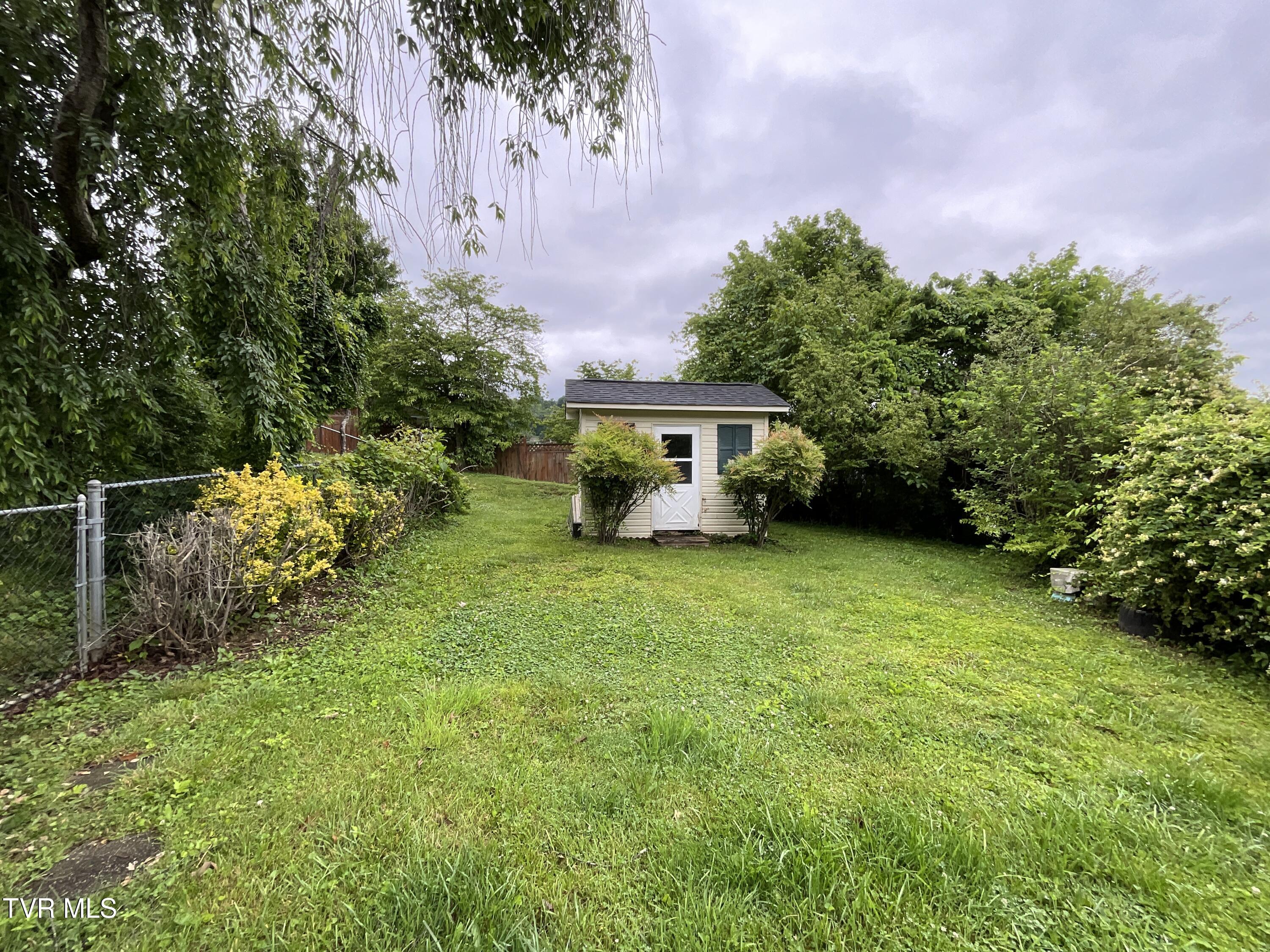 806 Sir Echo Drive, Kingsport, Tennessee image 2