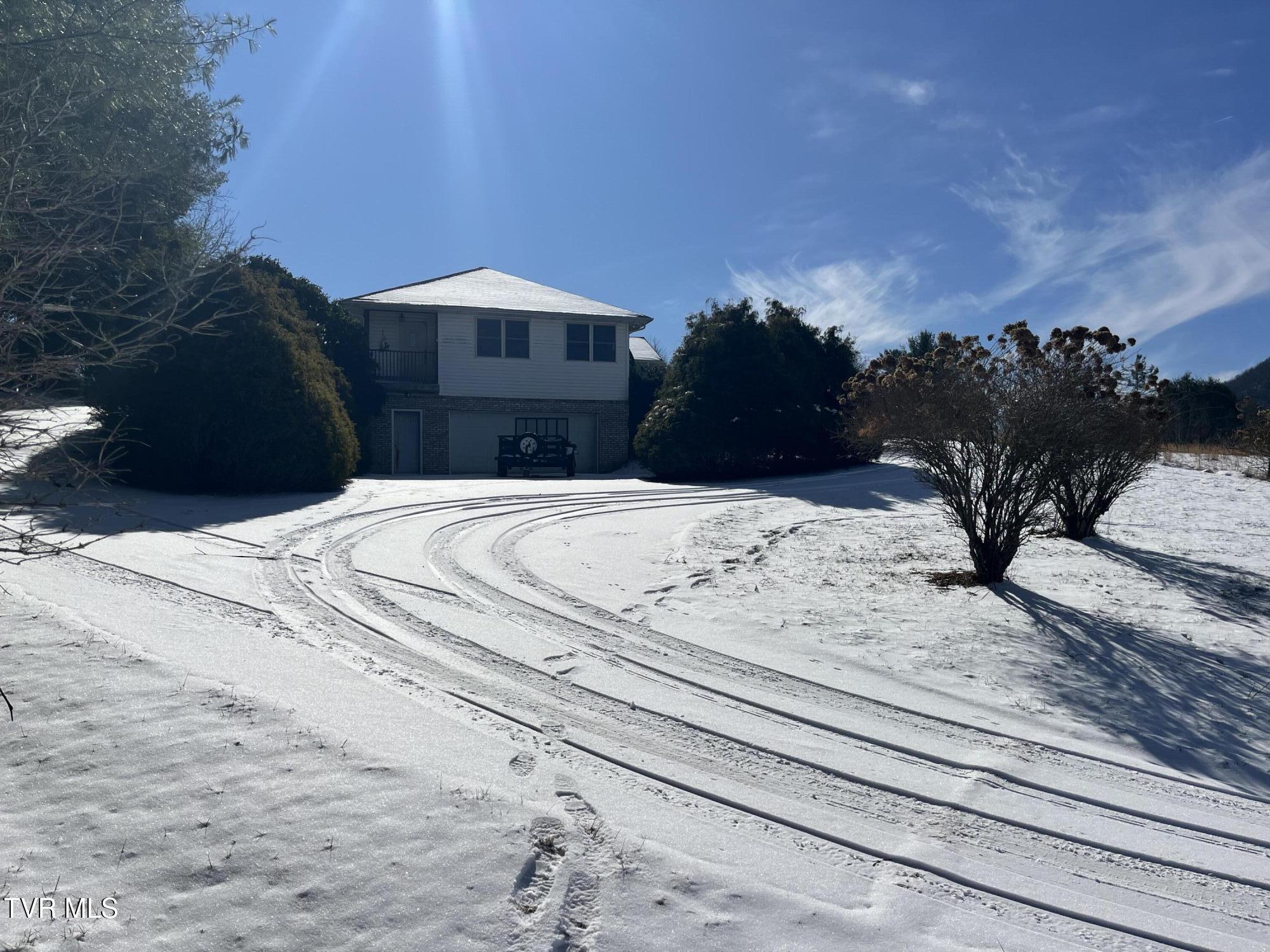 318 Pinecrest Street, Mountain City, Tennessee image 2