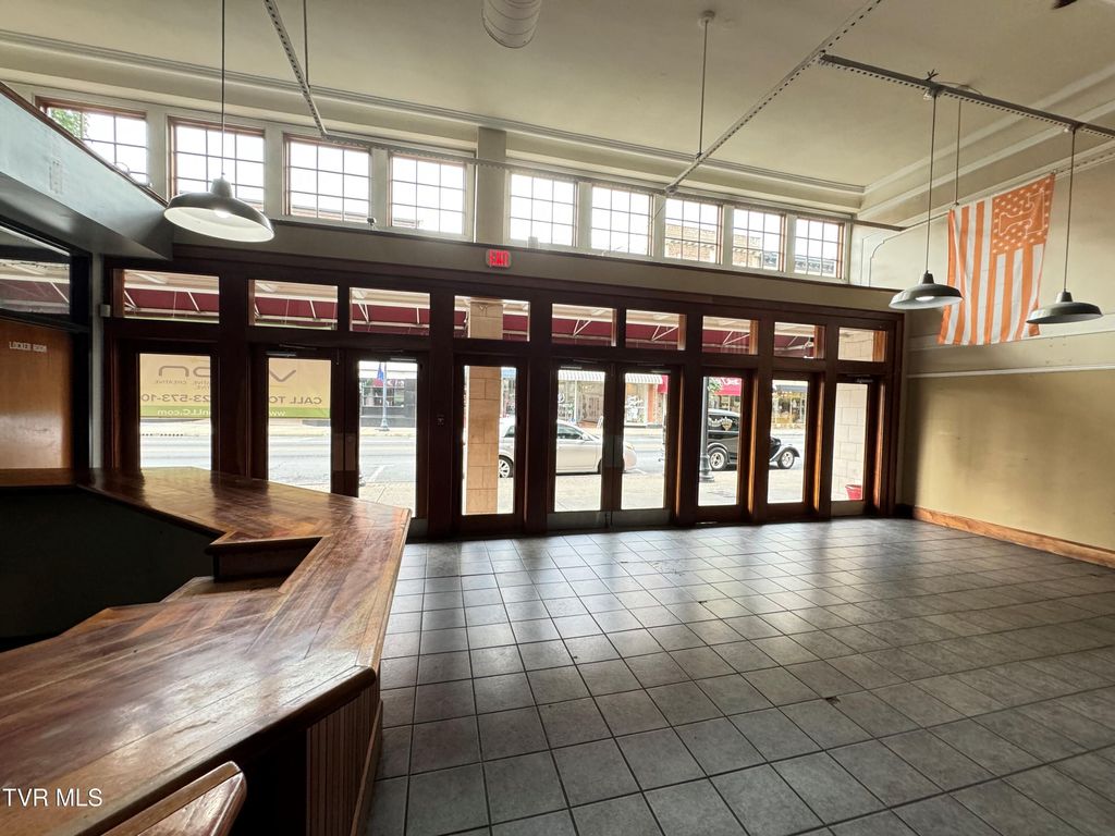 Photo of 628 State Street, Bristol, TN 37620 (MLS # 9980519)