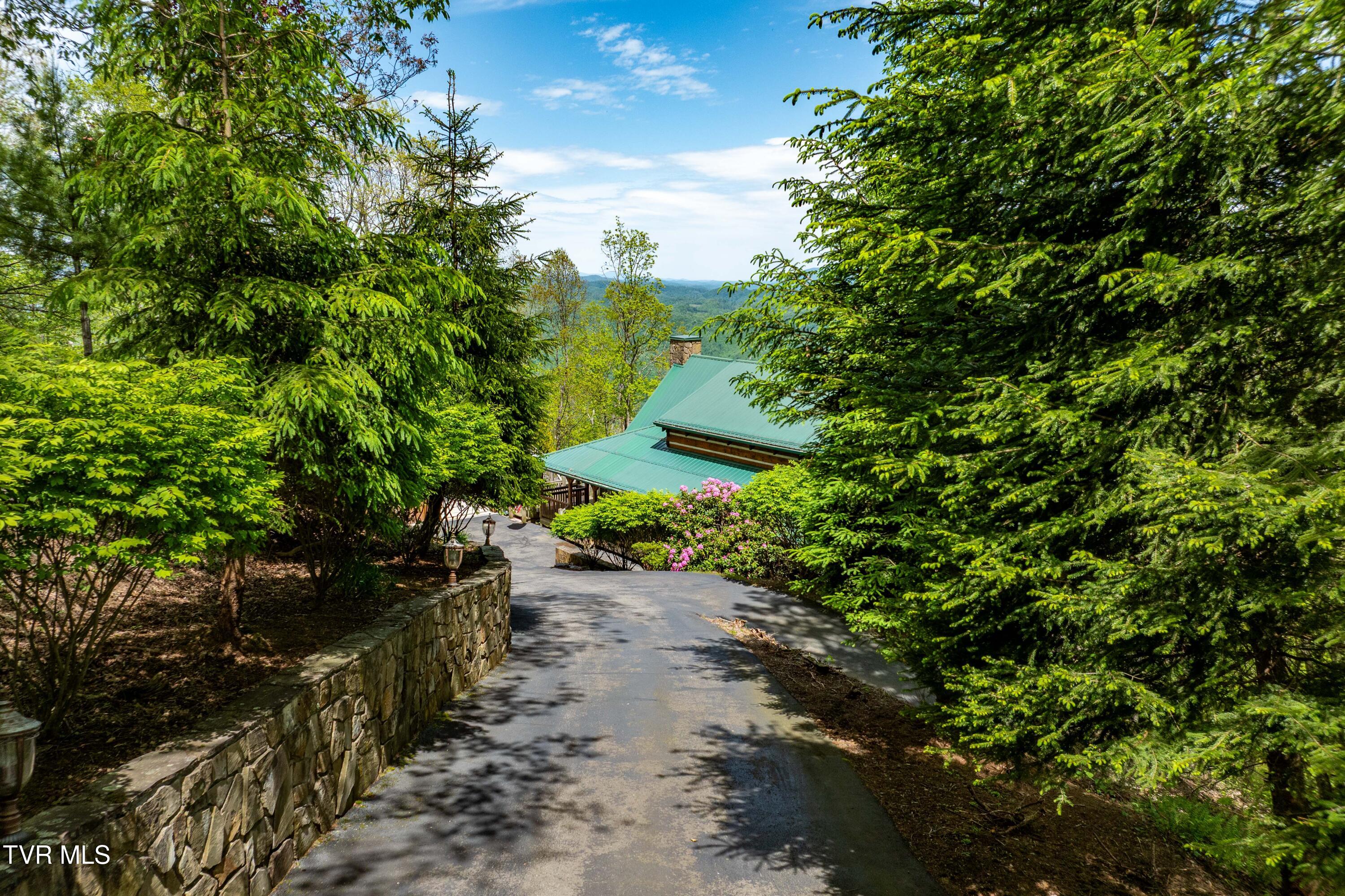 1527 Stone Mountain Road, Trade, Tennessee image 8