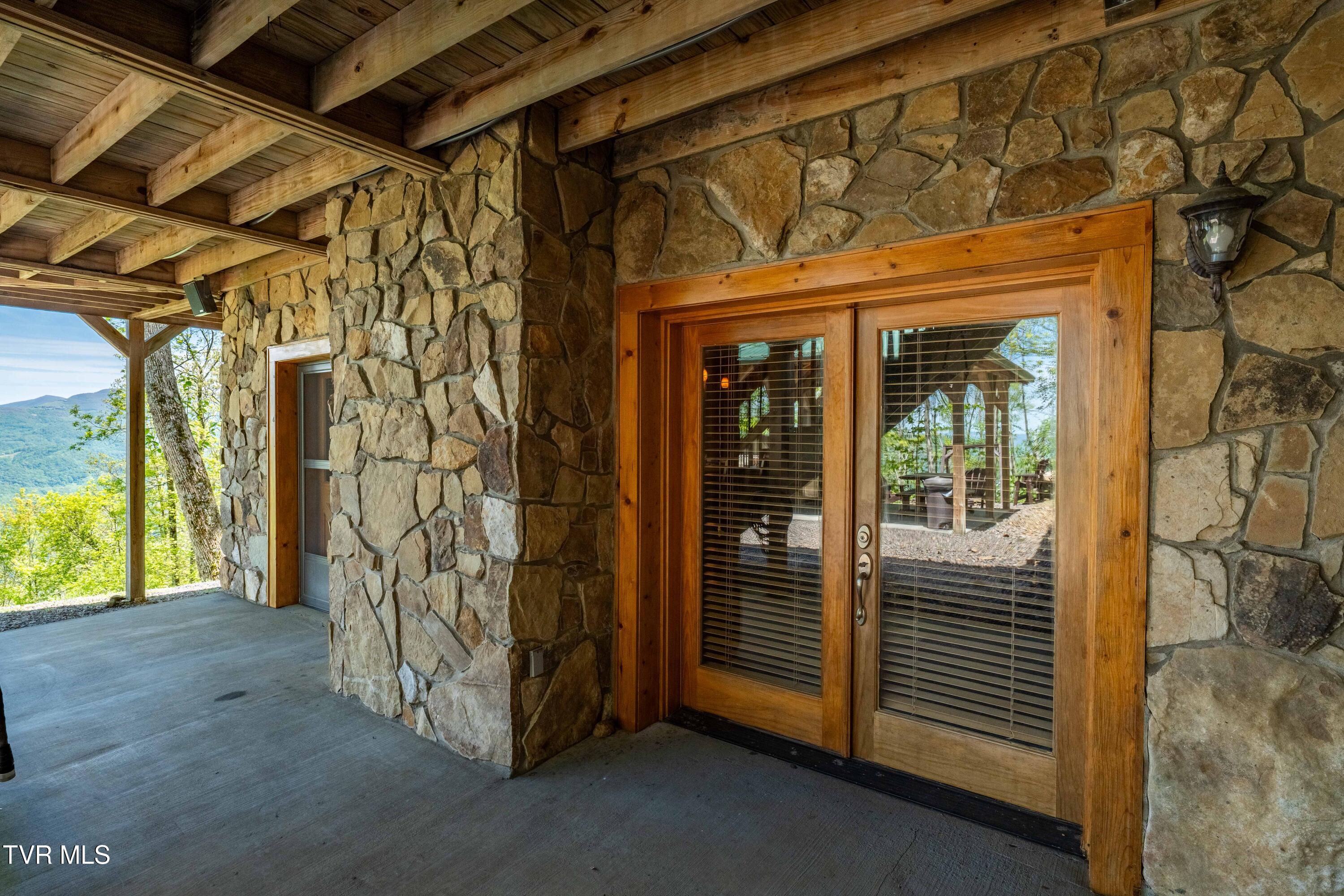 1527 Stone Mountain Road, Trade, Tennessee image 46