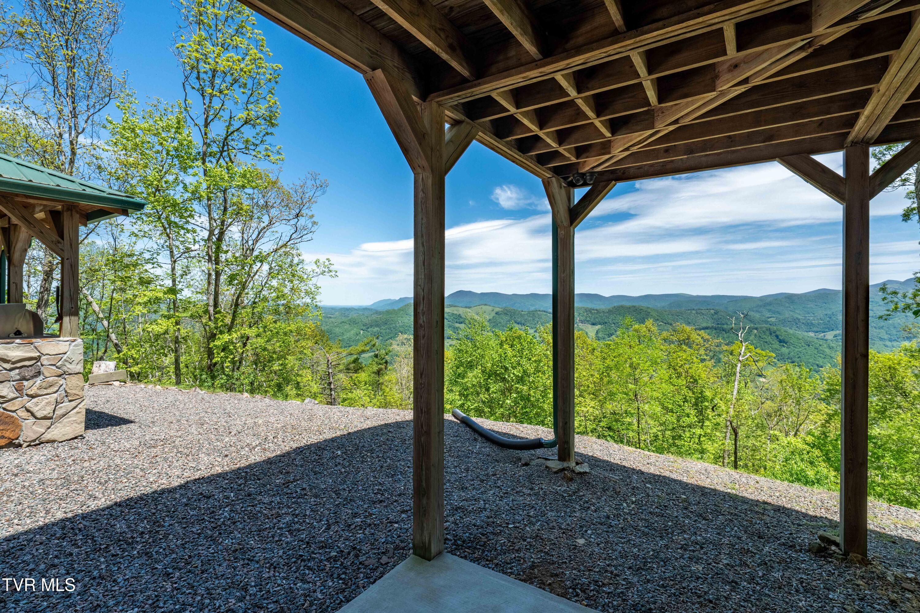 1527 Stone Mountain Road, Trade, Tennessee image 47