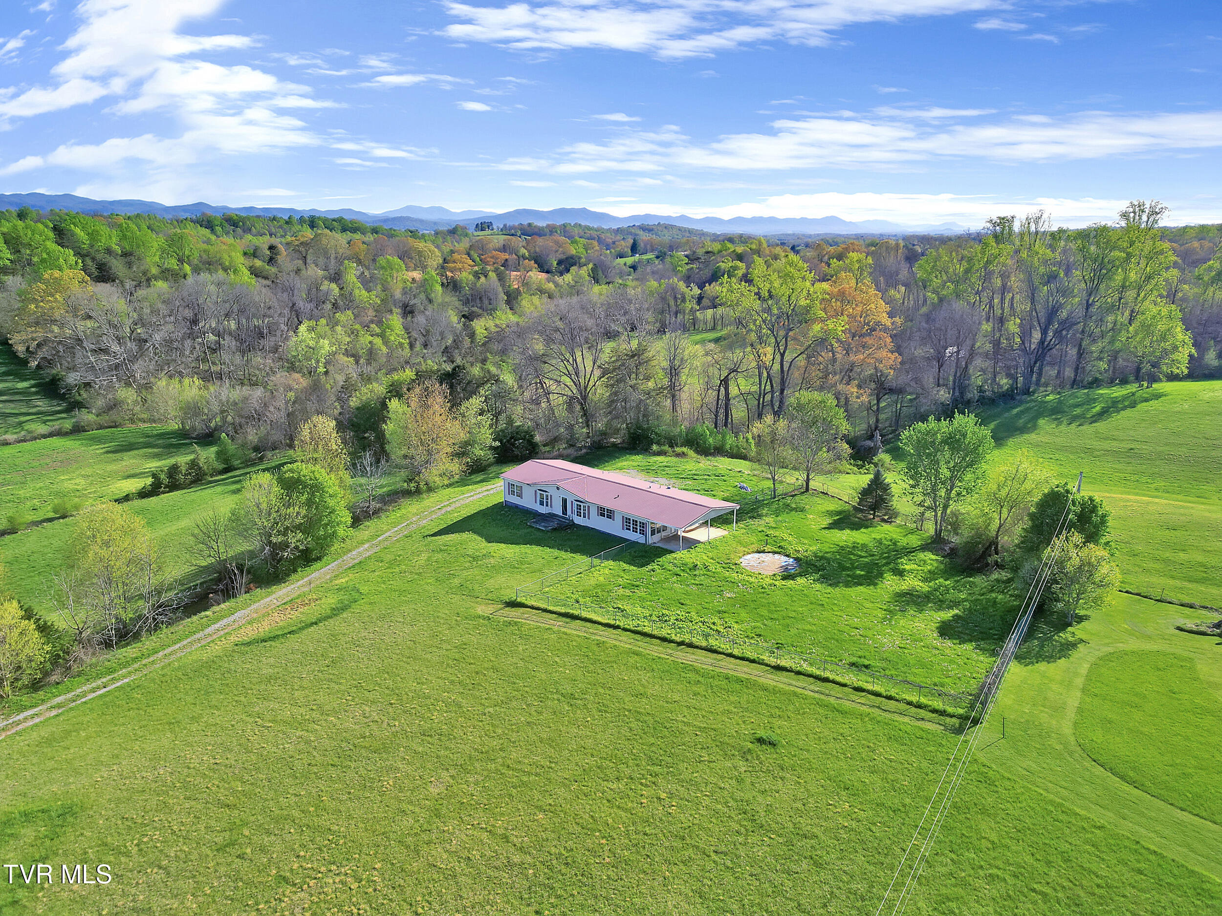882 Jim Fox Road, Greeneville, Tennessee image 2