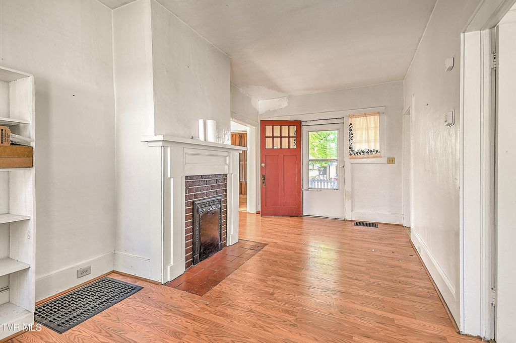 Photo of 400 New Street, Johnson City, TN 37601 (MLS # 9994665)
