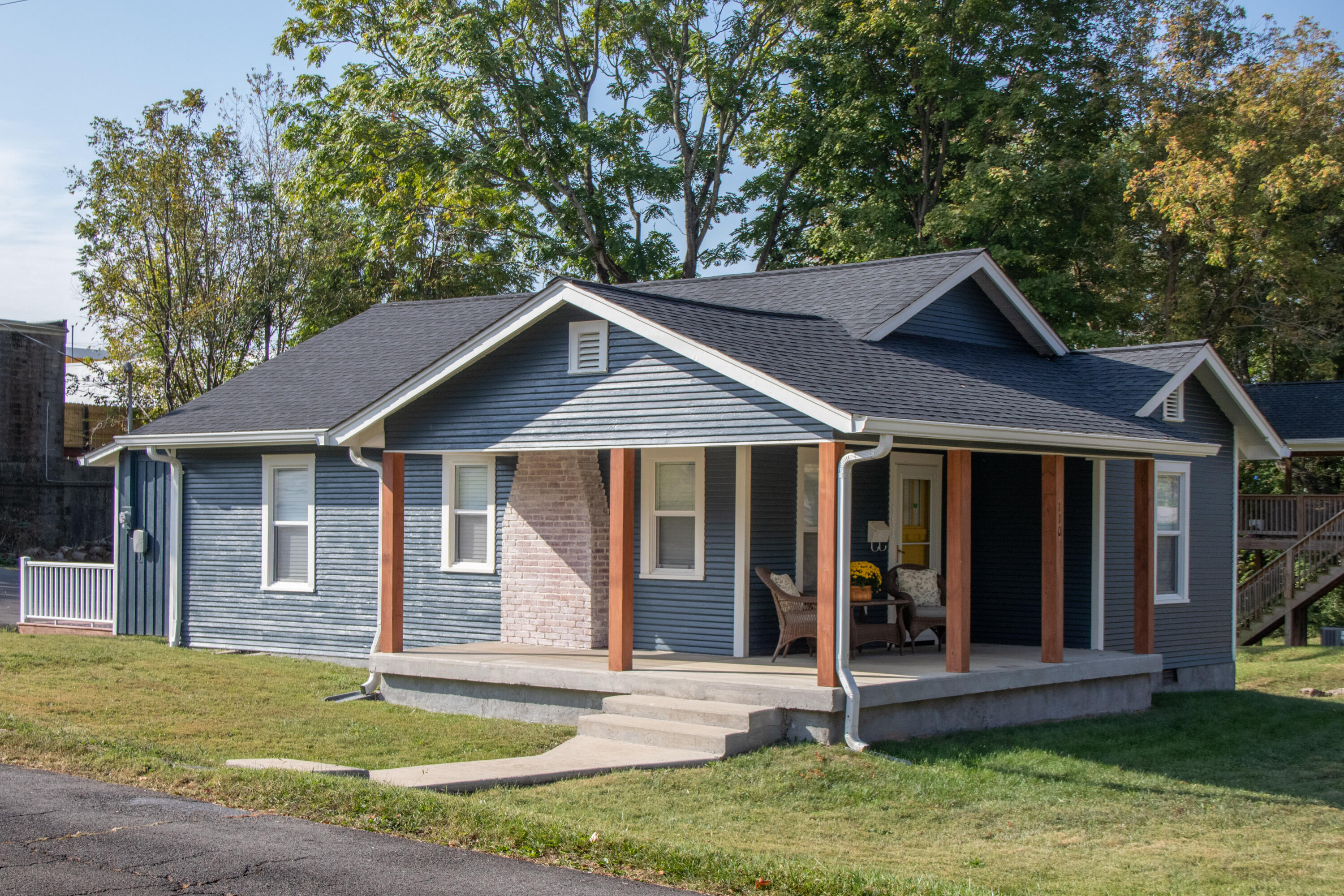 Bristol, Virginia 24201, United States, 2 Bedrooms Bedrooms, ,2 BathroomsBathrooms,Residential,Active,40747