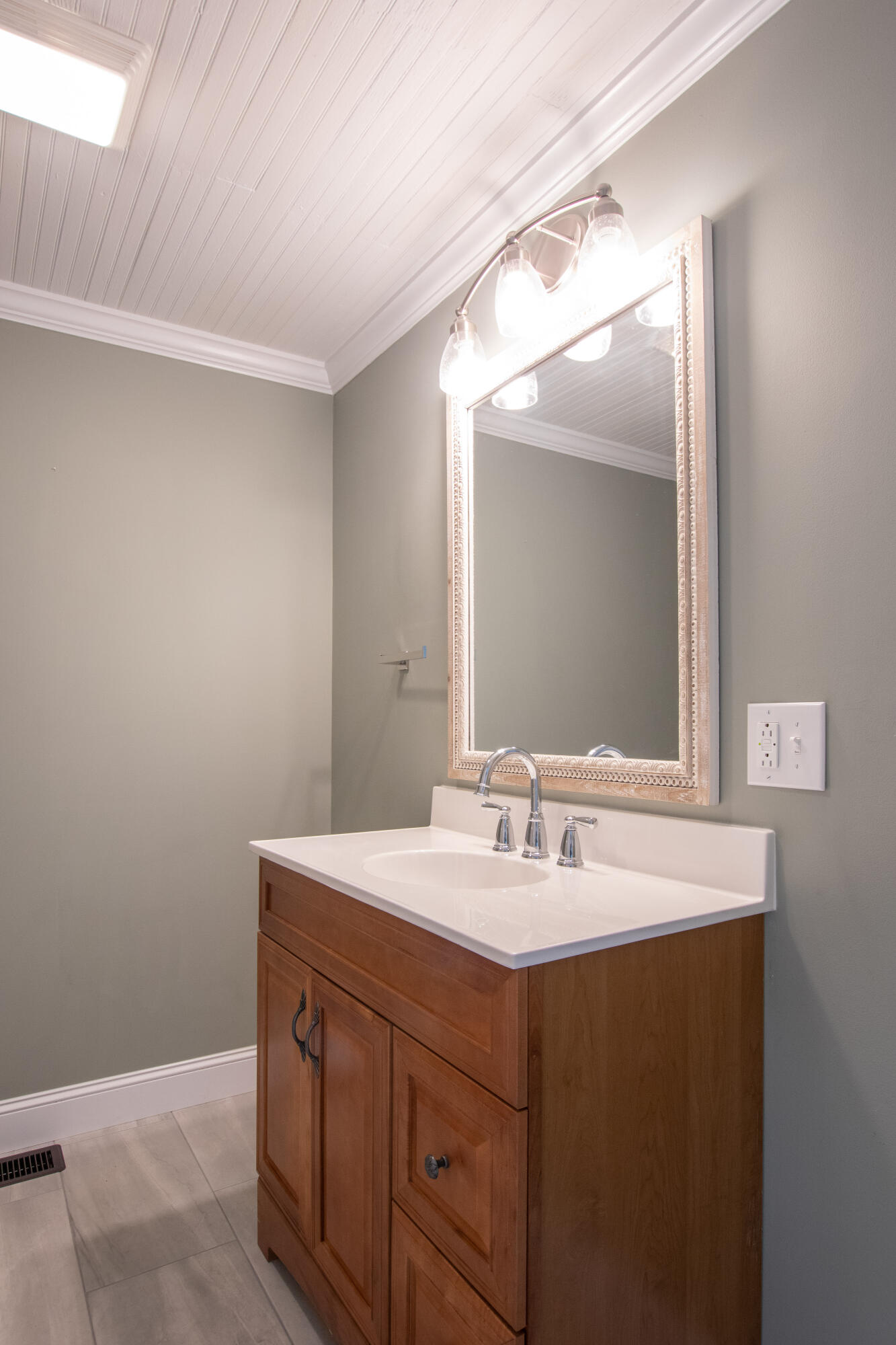 Bristol, Virginia 24201, United States, 2 Bedrooms Bedrooms, ,2 BathroomsBathrooms,Residential,Active,40747