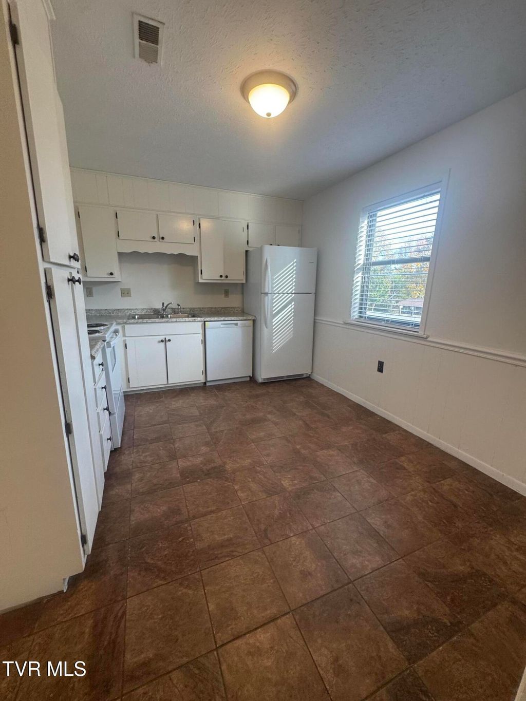 Photo of 1001 Kiser Boulevard #13, Greeneville, TN 37745 (MLS # 9989793)