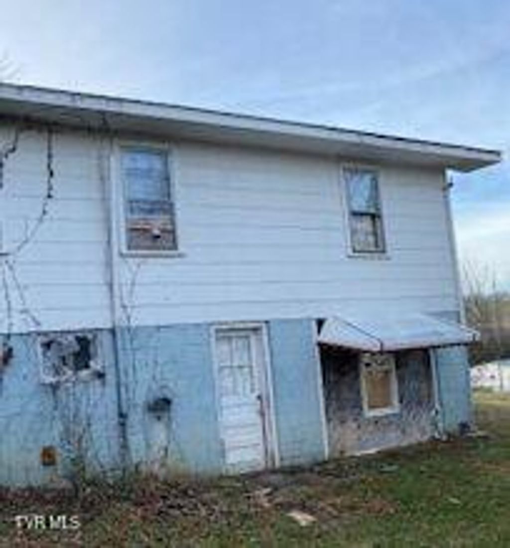 Photo of 333 Mcclelland Street, Bluff City, TN 37618 (MLS # 9989526)