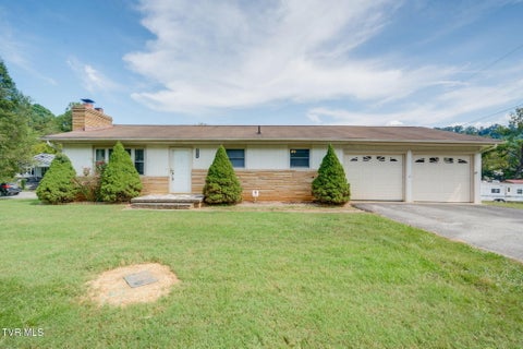 Photo of 1284 Bristol Highway, Elizabethton, TN 37643 (MLS # 10001161)