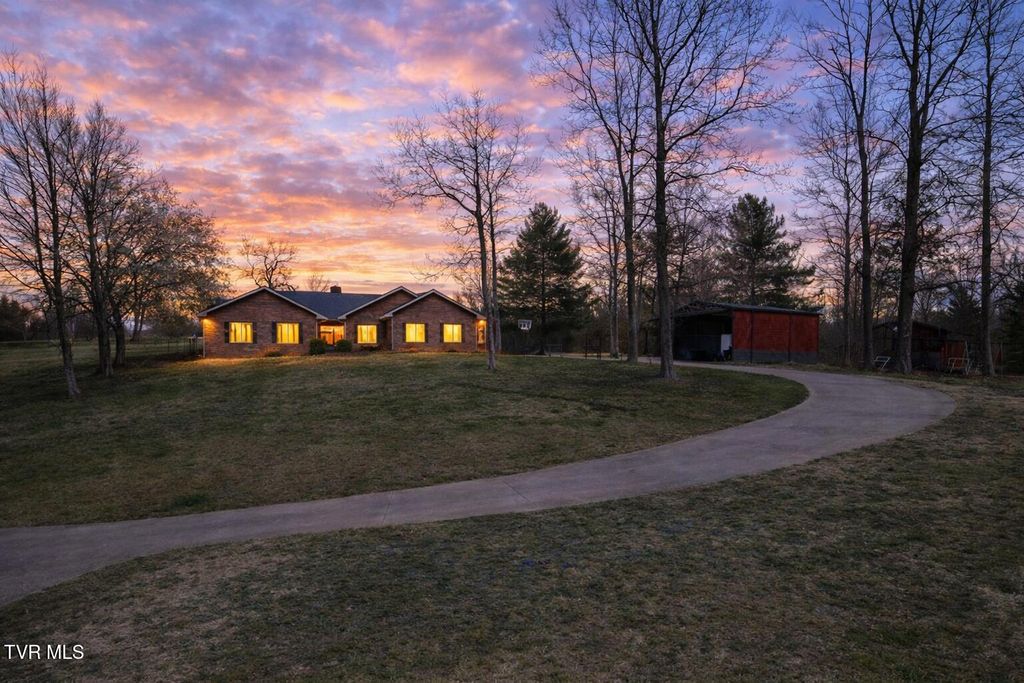 Photo of 165 Fairway Drive, Greeneville, TN 37743 (MLS # 9991187)