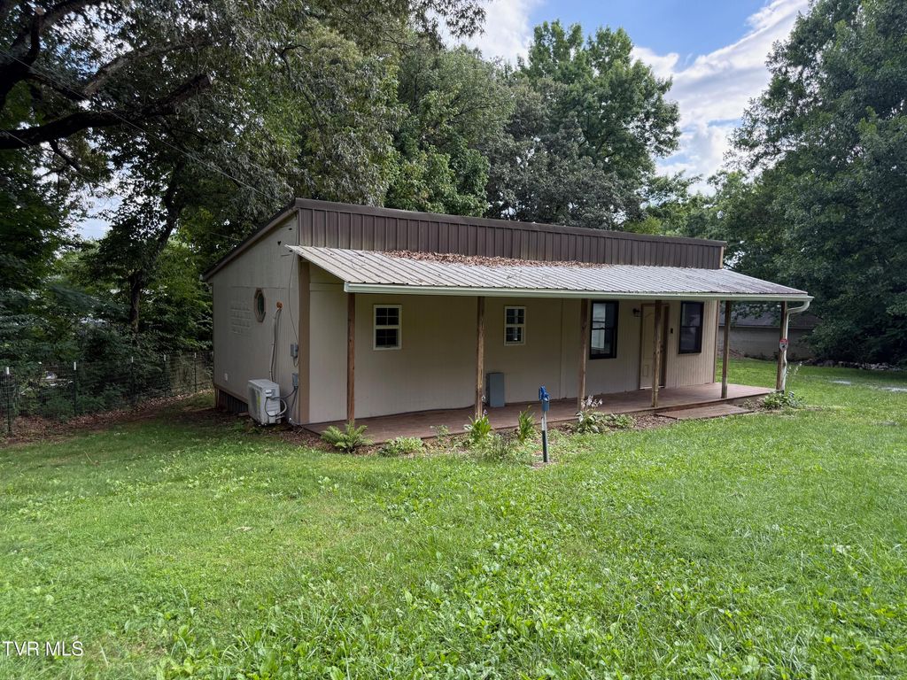 Photo of 128 Blue Friday Road, Johnson City, TN 37615 (MLS # 9998507)